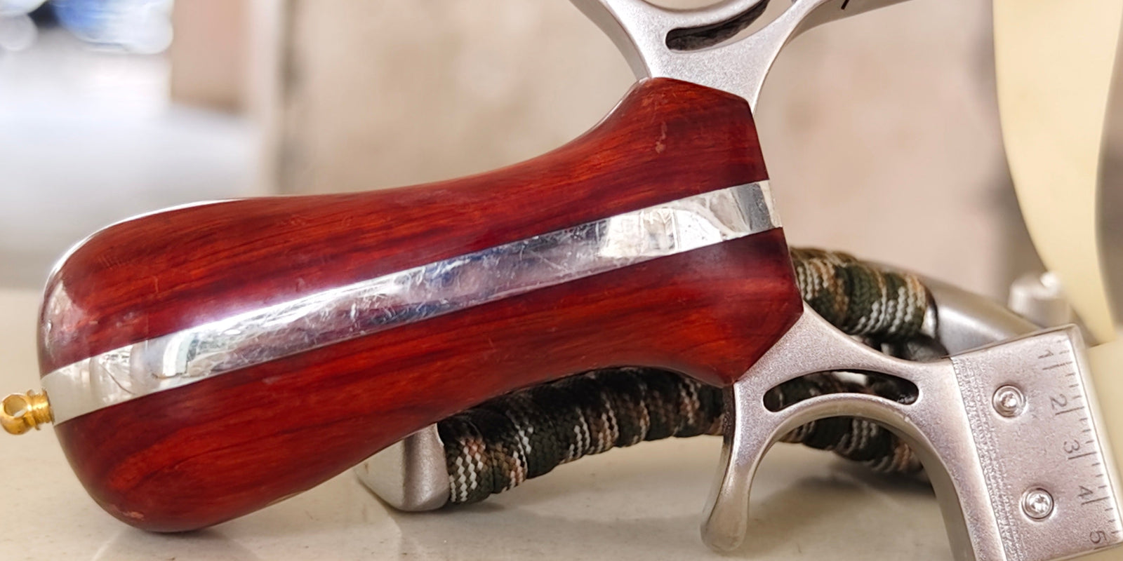 Titan Hawk-X02 Slingshot – Precision Outdoor Shooting with Titanium Buckle