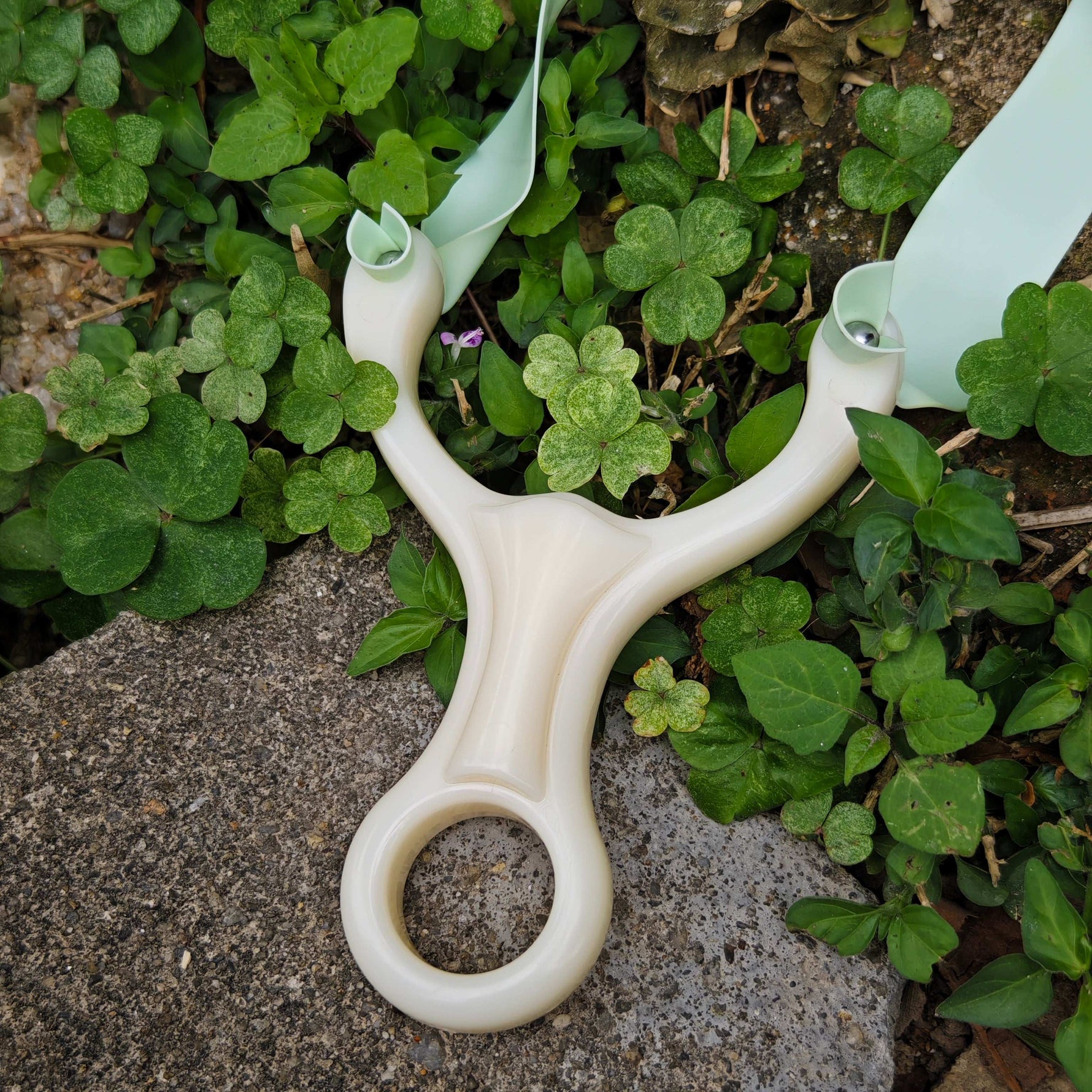 Milky Hunter-Y08: Lightweight Resin Slingshot with Big Power 🎯