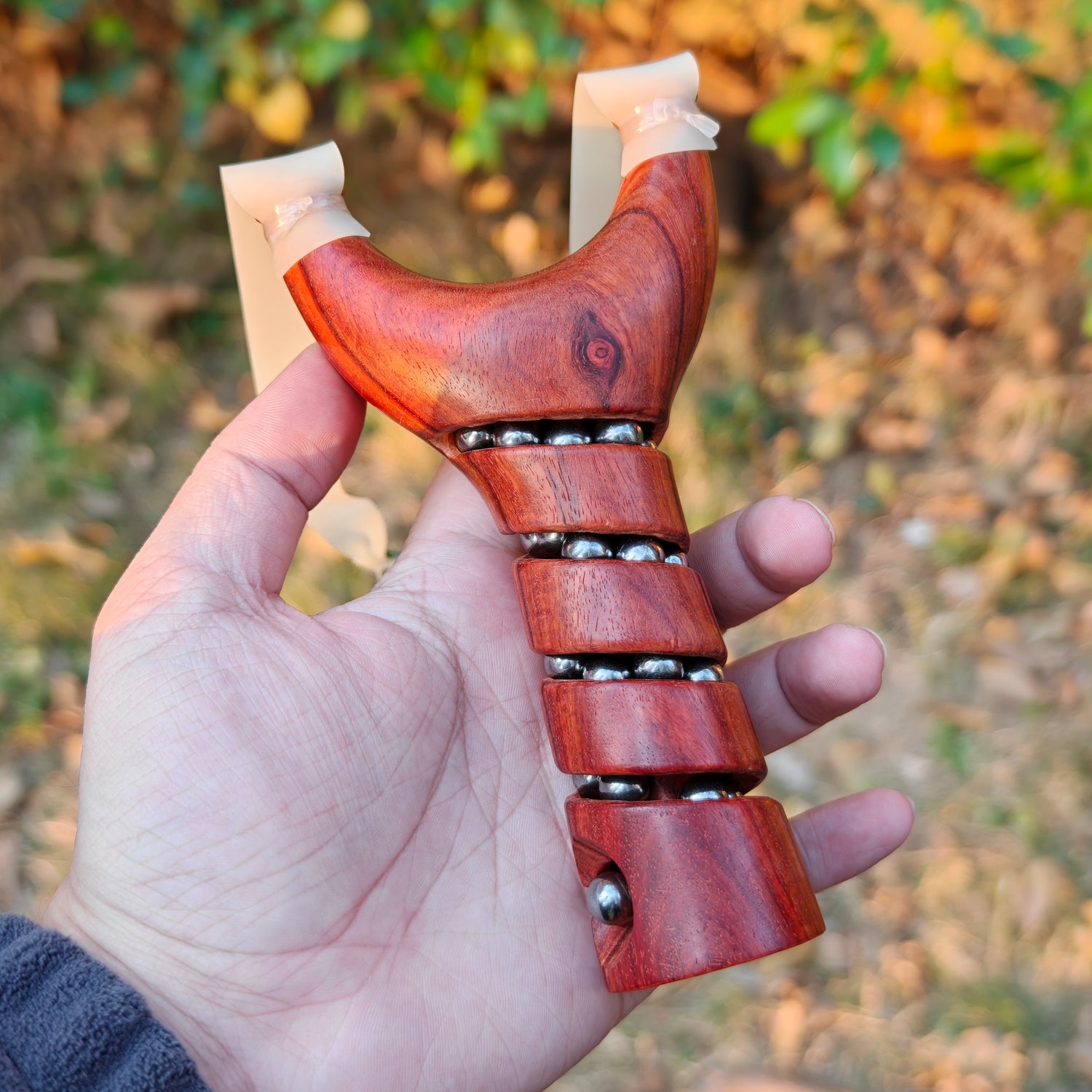 Atirador de Revistas Esculpido à Mão-Z14