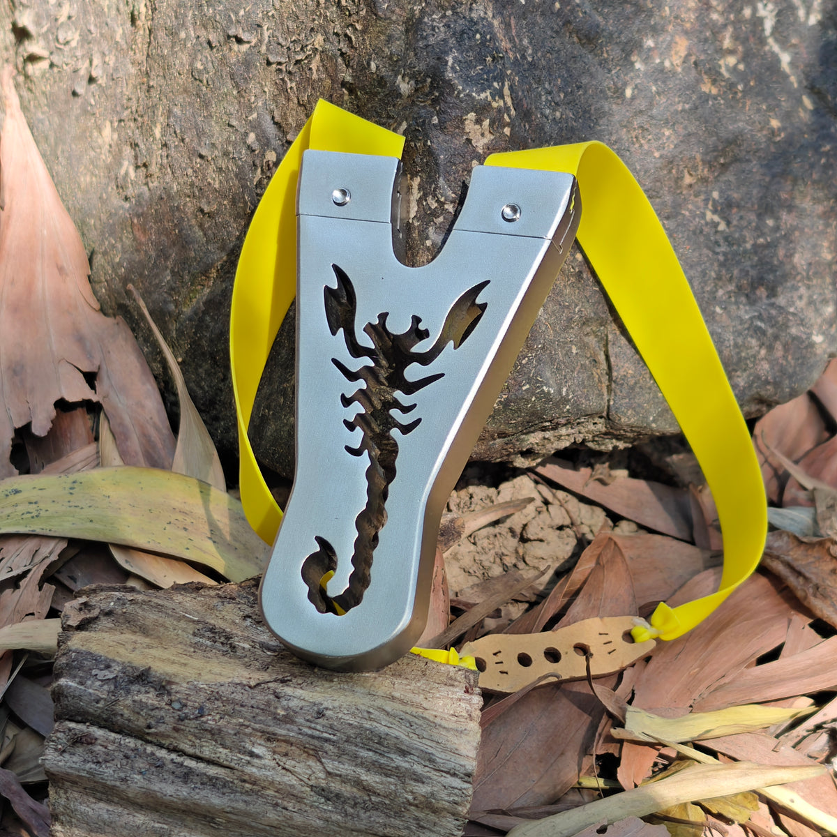 Expert slingshot with compact bow mouth for challenging and powerful shooting.