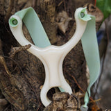Ergonomic handle Milky Hunter Y08 slingshot for comfort during long use.