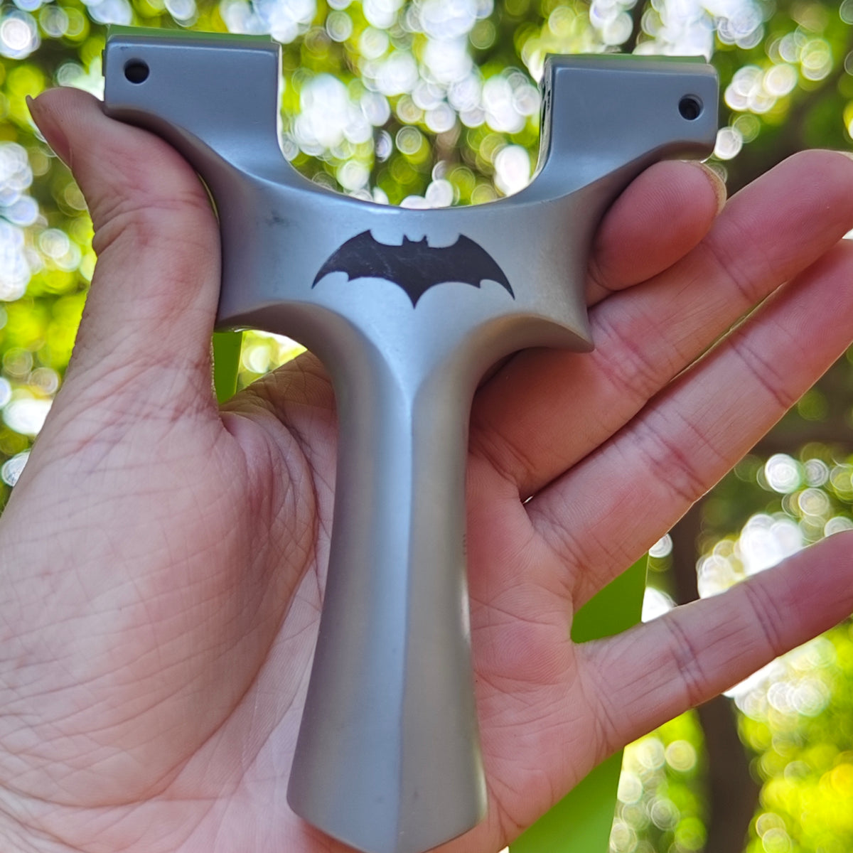 quick press slingshot for fast band replacement
Innovative quick-press Swift King design for effortless and secure rubber band changes.