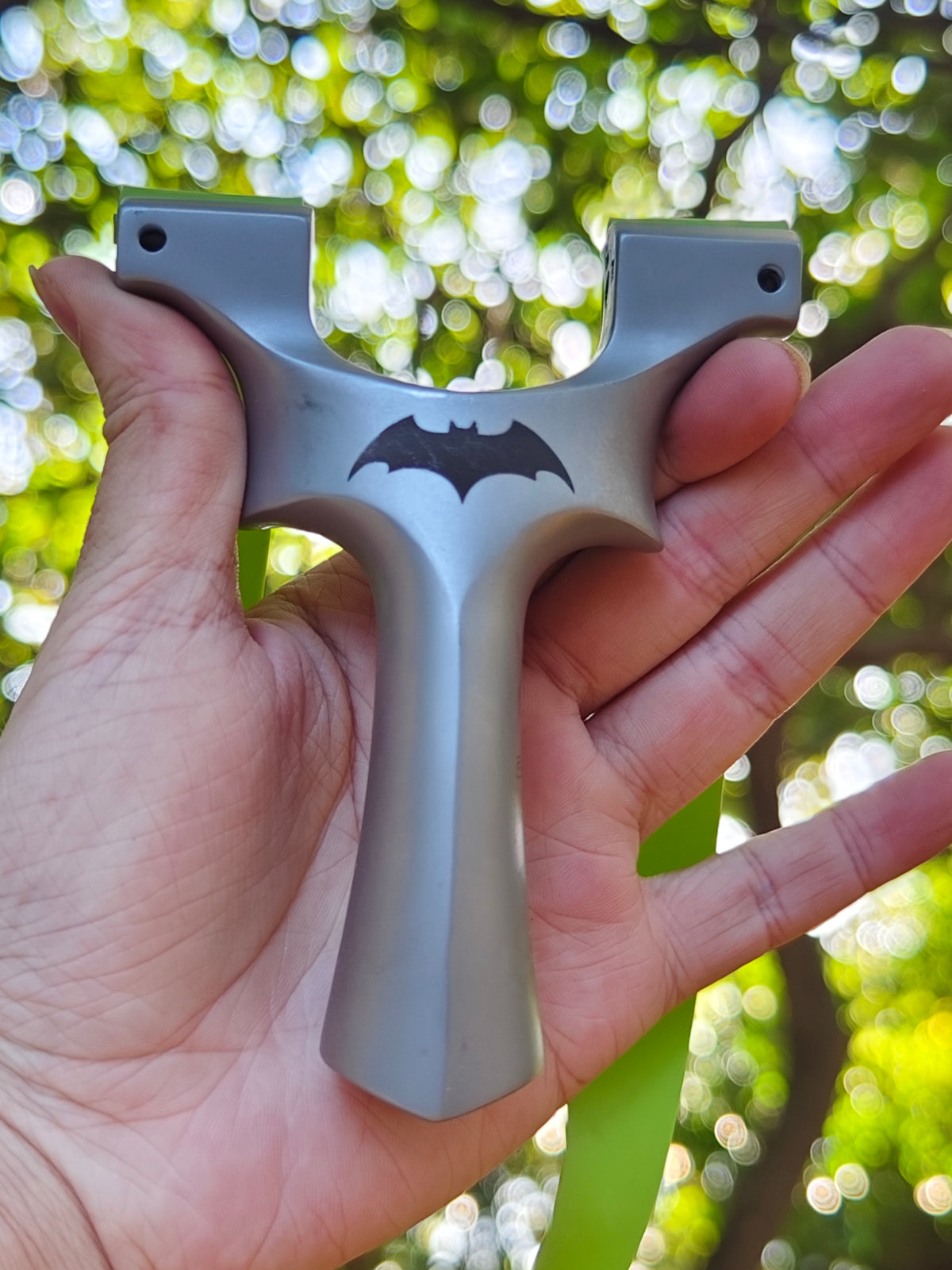 quick press slingshot for fast band replacement
Innovative quick-press Swift King design for effortless and secure rubber band changes.