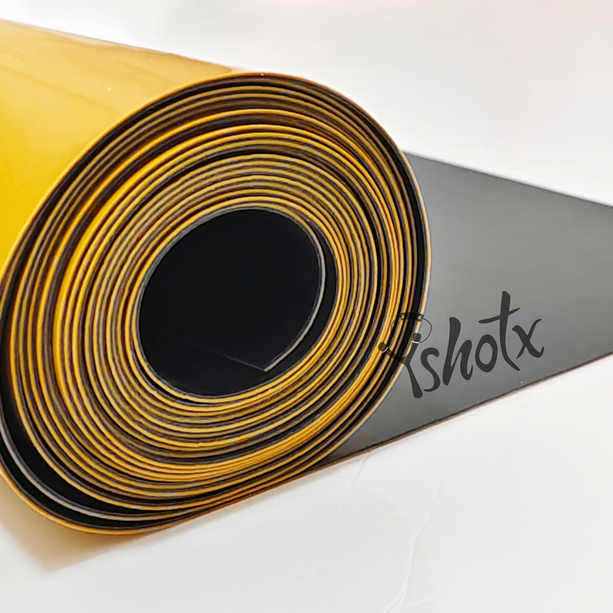 ShadowGold A30 slingshot bands with hand-stitched pouch ensuring stability and control.