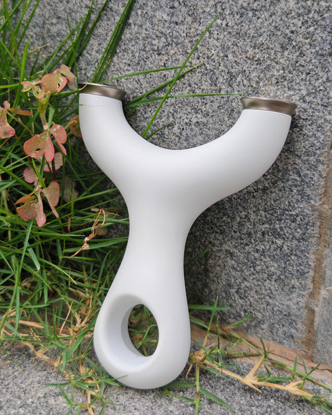 High-strength impact-resistant Silk Light X22 slingshot with wide aiming sight.