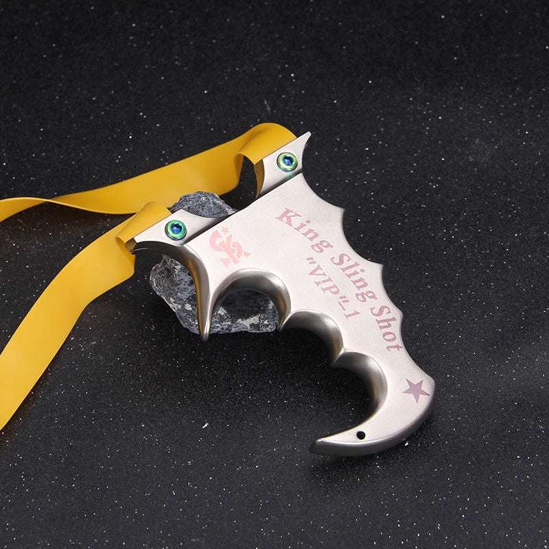 Premium CNC-crafted Xenomorph slingshot for outdoor sports and target practice.

