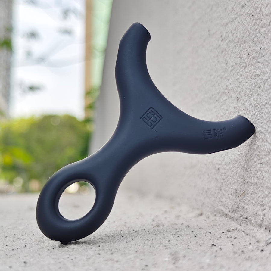 Y11-Matte Black outdoor slingshot featuring premium resin craftsmanship.
